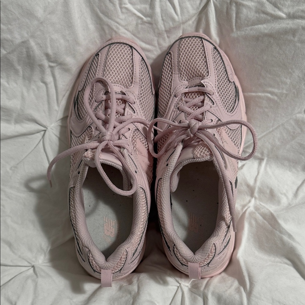 New Balance 530 Women's Rose Sugar color. Mesh & Leather Sneakers - Picture 4 of 4